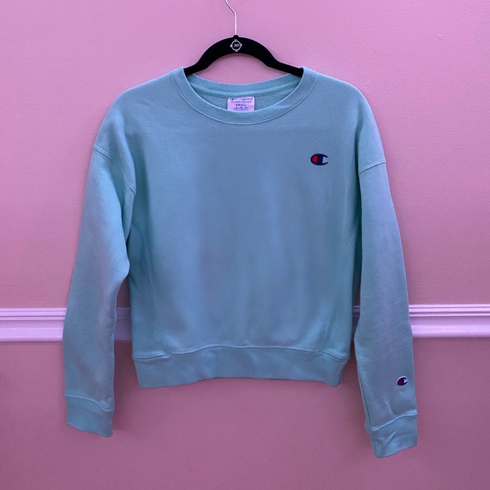 BRAND NEW BLUE CHAMPION SWEATSHIRT💙🦋
